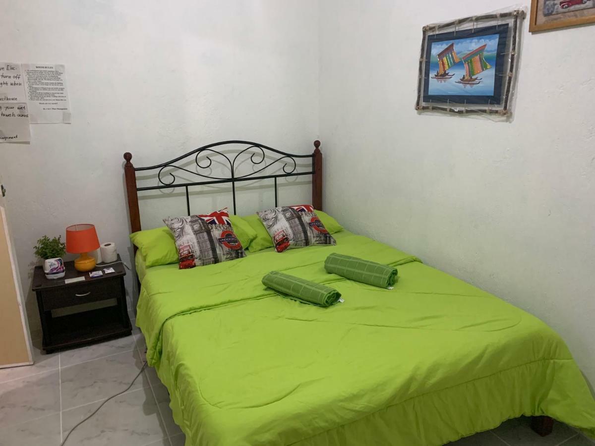 J&C Guesthouse Moalboal Extérieur photo