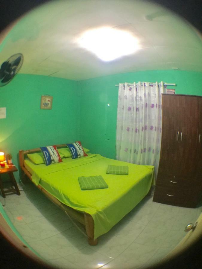 J&C Guesthouse Moalboal Extérieur photo